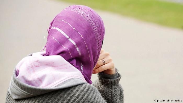 German mayor fires Palestinian intern for wearing headscarf